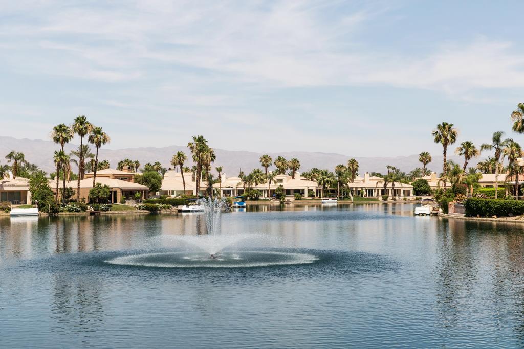 The Chateau At Lake La Quinta Exterior foto